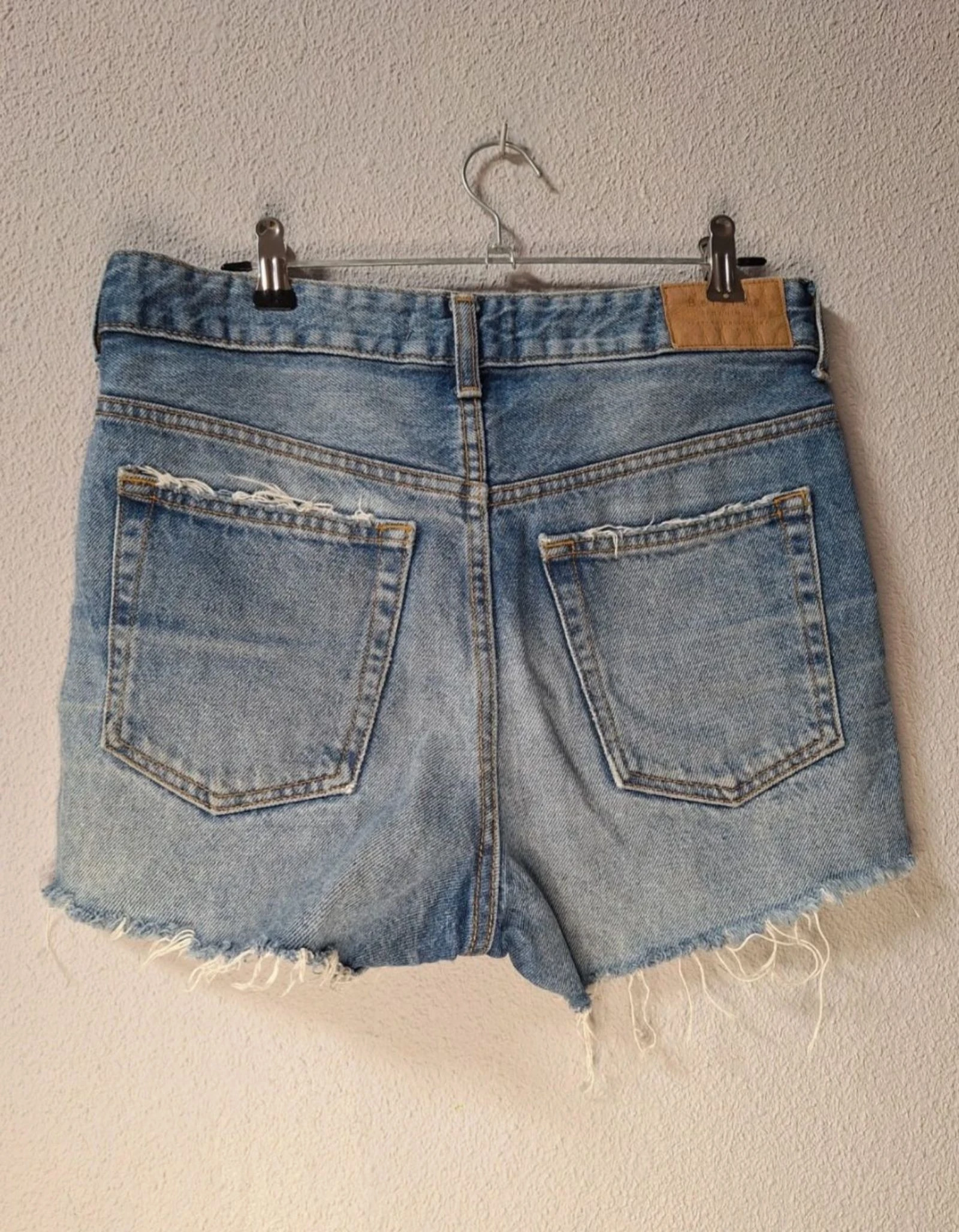 Bershka High Waist Denim Shorts Size 38 – photo 2